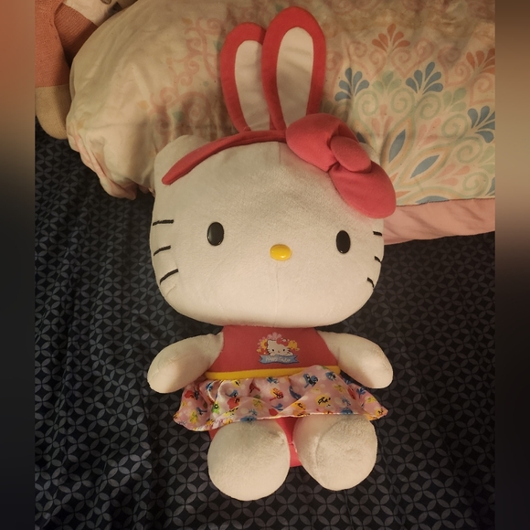 Hello Kitty Easter stuffie - Picture 3 of 4